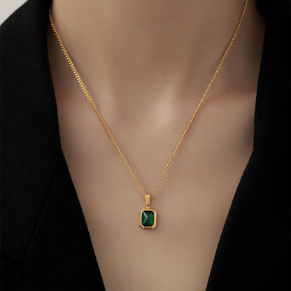 Simple Emerald Pendant Clavicle Necklace